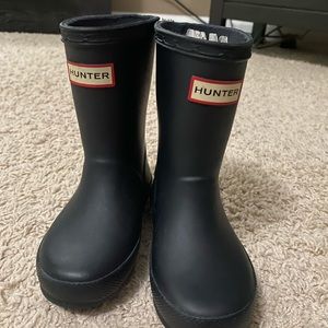 Boys Navy Hunter boots size 6